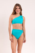 Carica l'immagine nel visualizzatore di Gallery, Model Front: Rio De Sol Slip Bottom Amb-Nannai Zadar