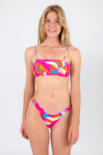 Carica l'immagine nel visualizzatore di Gallery, Model Front: Rio De Sol Slip Bottom Antelope High-Leg