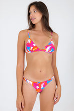 Carica l'immagine nel visualizzatore di Gallery, Model Front: Rio De Sol Slip Bottom Antelope Nice-Fio
