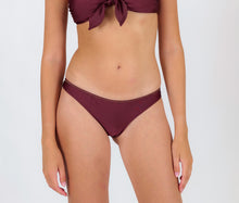 Carica l'immagine nel visualizzatore di Gallery, Gallery: Rio De Sol Slip Bottom Barolo Essential
