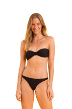 Carica l'immagine nel visualizzatore di Gallery, Model Front: Rio De Sol Slip Bottom Bora-Black Leblon