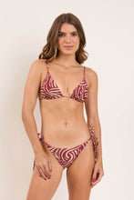 Carica l'immagine nel visualizzatore di Gallery, Model Front: Rio De Sol Slip Bottom Dune Ibiza-Comfy