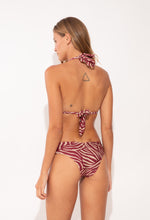 Carica l'immagine nel visualizzatore di Gallery, Model Back: Rio De Sol Slip Bottom Dune Mel