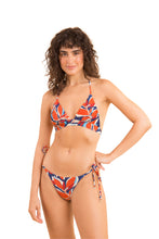 Carica l'immagine nel visualizzatore di Gallery, Model Front: Rio De Sol Slip Bottom Leaves Cheeky-Micro