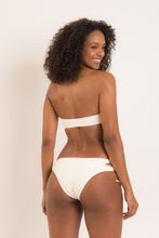 Carica l'immagine nel visualizzatore di Gallery, Model Back: Rio De Sol Slip Bottom Off-White Madrid