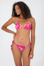 Carica l'immagine nel visualizzatore di Gallery, Model Front: Rio De Sol Slip Bottom Pink-Palms Frufru-Fio