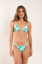 Carica l'immagine nel visualizzatore di Gallery, Model Front: Rio De Sol Slip Bottom Pua-Valley Waimea