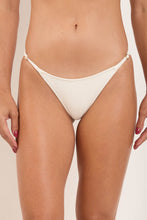 Carica l'immagine nel visualizzatore di Gallery, Gallery: Rio De Sol Slip Bottom Sand-Chantilly Cheeky-Fixa