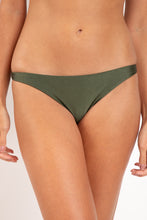 Carica l'immagine nel visualizzatore di Gallery, Gallery: Rio De Sol Slip Bottom Shimmer-Croco Leblon