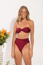 Carica l'immagine nel visualizzatore di Gallery, Model Front: Rio De Sol Slip Bottom Shimmer-Divino Belted-High-Waist