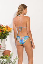 Carica l'immagine nel visualizzatore di Gallery, Model Back: Rio De Sol Slip Bottom Treetop Frufru-Comfy