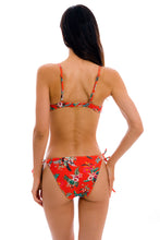 Carica l'immagine nel visualizzatore di Gallery, Model Back: Rio De Sol Slip Bottom Wildflowers Ibiza-Comfy