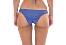 Carica l'immagine nel visualizzatore di Gallery, Model Back: Rio De Sol Slip Calcinha Radiante Azul Marinho Cropped