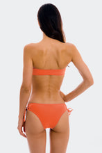 Carica l'immagine nel visualizzatore di Gallery, Model Back: Rio De Sol Completo Set Light-Peach Bandeau-Reto Madrid