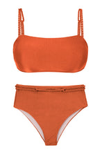 Carica l'immagine nel visualizzatore di Gallery, Product Front: Rio De Sol Completo Set Paprica Bandeau-Reto Hotpants