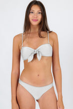 Carica l'immagine nel visualizzatore di Gallery, Gallery: Rio De Sol Completo Set Shimmer-White Bandeau-Knot Essential