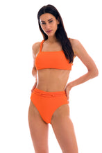 Carica l'immagine nel visualizzatore di Gallery, Model Front: Rio De Sol Completo Set St-Tpz-Tangerina Reto Hotpant-High