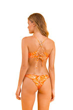 Carica l'immagine nel visualizzatore di Gallery, Model Back: Rio De Sol Completo Set Trail-Orange Tank-Tie Ipanema
