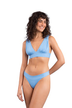 Carica l'immagine nel visualizzatore di Gallery, Model Front: Rio De Sol Reggiseno Top Baltico Halter-Marina