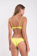 Carica l'immagine nel visualizzatore di Gallery, Model Back: Rio De Sol Reggiseno Top Citrico Bandeau-Crispy