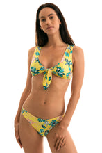 Carica l'immagine nel visualizzatore di Gallery, Model Front: Rio De Sol Reggiseno Top Florescer Highleg