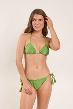 Carica l'immagine nel visualizzatore di Gallery, Model Front: Rio De Sol Reggiseno Top Shimmer-Botanica Frufru