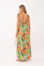 Carica l'immagine nel visualizzatore di Gallery, Model Back: Rio De Sol Vestito Da Spiaggia Tropical Long Dress Chiara