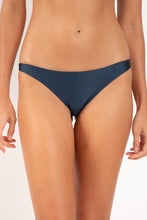 Carica l'immagine nel visualizzatore di Gallery, Gallery: Rio De Sol Slip Bottom Shimmer-Shark Leblon
