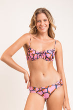Carica l'immagine nel visualizzatore di Gallery, Model Front: Rio De Sol Reggiseno Top Amore-Pink Balconet-Tie
