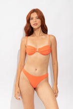 Carica l'immagine nel visualizzatore di Gallery, Model Front: Rio De Sol Reggiseno Top Tribu-Flow Zaya
