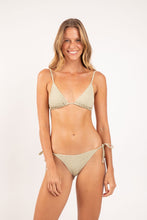Carica l'immagine nel visualizzatore di Gallery, Model Front: Rio De Sol Slip Bottom Brisa-Pistache Ibiza-Comfy

