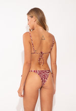 Carica l'immagine nel visualizzatore di Gallery, Model Back: Rio De Sol Reggiseno Top Dune Lia
