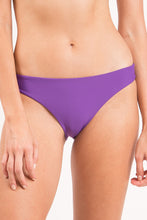 Carica l'immagine nel visualizzatore di Gallery, Gallery: Rio De Sol Slip Bottom Amuleto Essential-Comfy
