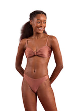 Carica l'immagine nel visualizzatore di Gallery, Model Front: Rio De Sol Slip Bottom Shimmer-Copper Nice-Fio
