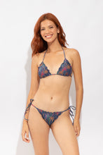 Carica l'immagine nel visualizzatore di Gallery, Model Front: Rio De Sol Slip Bottom Coqueiro Frufru
