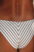 Carica l'immagine nel visualizzatore di Gallery, Image 12: Rio De Sol Slip Bottom Linea-White Cheeky-Tie
