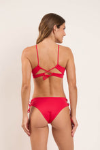 Carica l'immagine nel visualizzatore di Gallery, Model Back: Rio De Sol Reggiseno Top Matte-Red Camille
