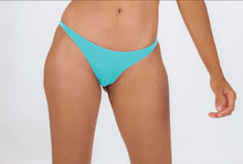 Carica l'immagine nel visualizzatore di Gallery, Model Front: Rio De Sol Slip Bottom Breeze Leblon-Fio
