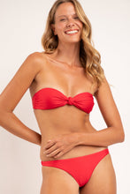 Carica l'immagine nel visualizzatore di Gallery, Image 05: Rio De Sol Completo Set Microfibra-Chic-Red Bandeau-Joy Leblon
