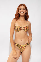 Carica l'immagine nel visualizzatore di Gallery, Model Front: Rio De Sol Reggiseno Top Yellow-Feline Zaya
