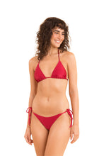 Carica l'immagine nel visualizzatore di Gallery, Model Front: Rio De Sol Slip Bottom Shimmer-Divino Ibiza-Comfy
