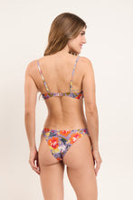 Carica l'immagine nel visualizzatore di Gallery, Model Back: Rio De Sol Completo Set Garden-Flower Bandeau-Joy Essential
