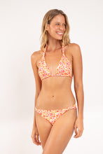 Carica l'immagine nel visualizzatore di Gallery, Model Front: Rio De Sol Slip Bottom Ditsy-Butter Mel
