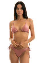 Carica l'immagine nel visualizzatore di Gallery, Model Front: Rio De Sol Slip Bottom Callas Invisible
