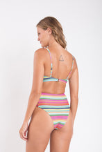 Carica l'immagine nel visualizzatore di Gallery, Model Back: Rio De Sol Completo Set Supercolor Bandeau-Joy Highwaist-Spin
