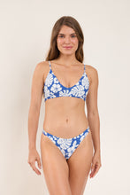 Carica l'immagine nel visualizzatore di Gallery, Model Front: Wednesday In Hawaii By Rio De Sol Reggiseno Top Pua-Pacifica Hana
