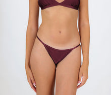 Carica l'immagine nel visualizzatore di Gallery, Gallery: Rio De Sol Slip Bottom Barolo California
