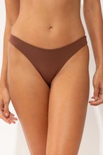 Carica l'immagine nel visualizzatore di Gallery, Gallery: Wednesday In Hawaii By Rio De Sol Slip Bottom Coco Sunset
