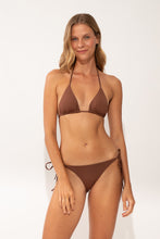 Carica l'immagine nel visualizzatore di Gallery, Model Front: Wednesday In Hawaii By Rio De Sol Slip Bottom Coco Kaleia-Comfy

