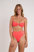 Carica l'immagine nel visualizzatore di Gallery, Model Front: Rio De Sol Reggiseno Top Malibu-Folia Bandeau-Iris
